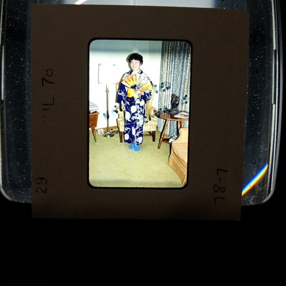 1978 Japanese Exchange Student Geisha Blue Dress, Gold Fan VTG 35mm Found Slide - Picture 1 of 2